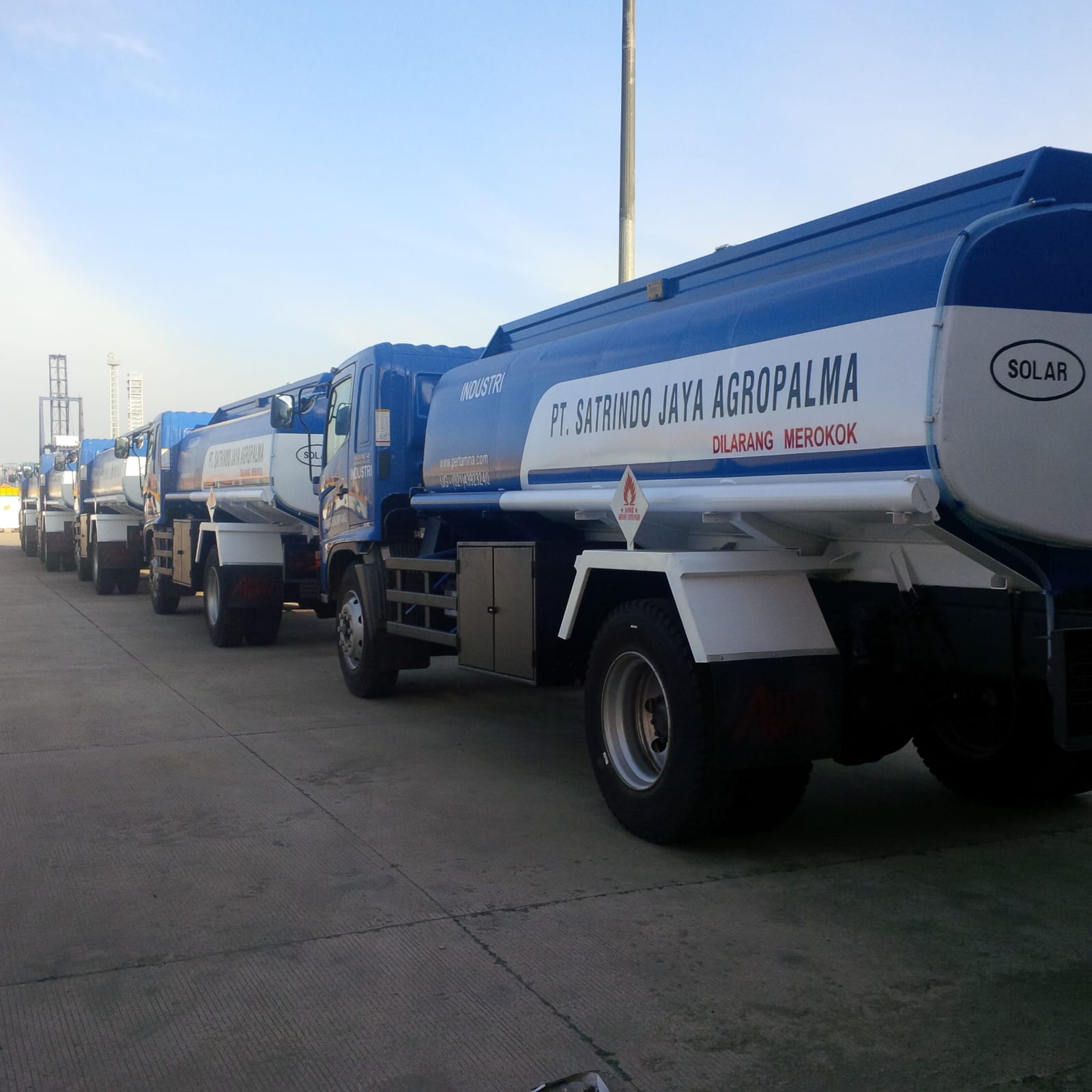 Armada Pengiriman Mobil Aman